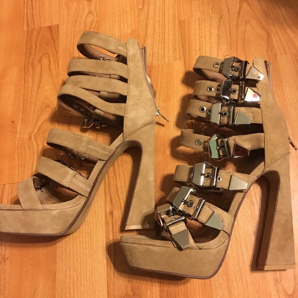 Shoes - Picture 3 of 6
